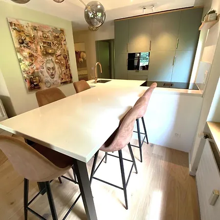 Laerchenwald 1703 * לויקרבאד