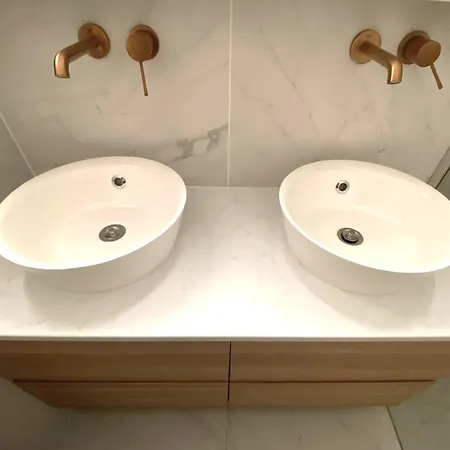 Laerchenwald 1703 * לויקרבאד