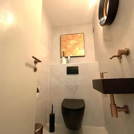 Laerchenwald 1703 * לויקרבאד